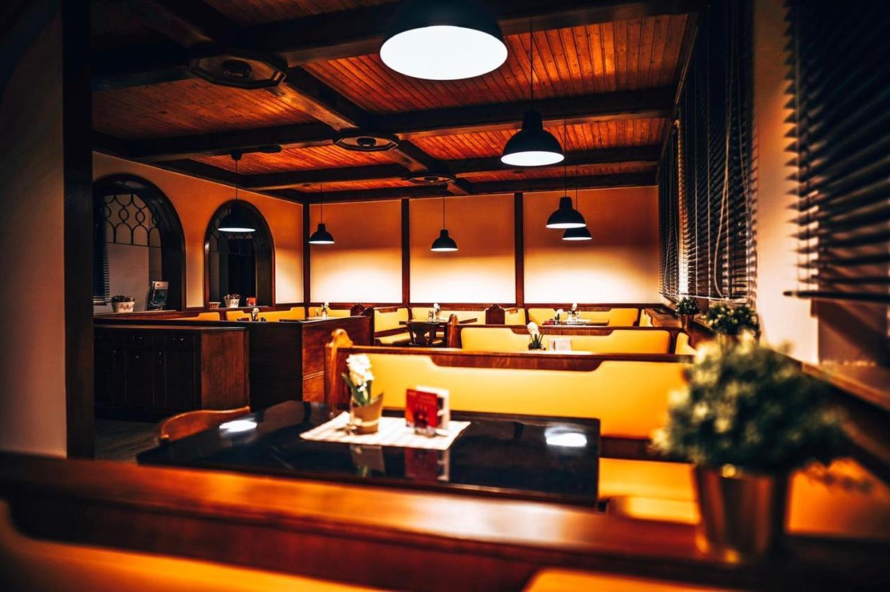 F Hotel 24H Check-In Hörsching Екстериор снимка