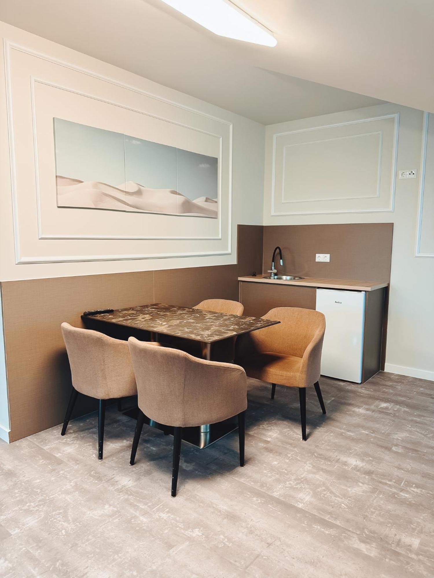 F Hotel 24H Check-In Hörsching Екстериор снимка