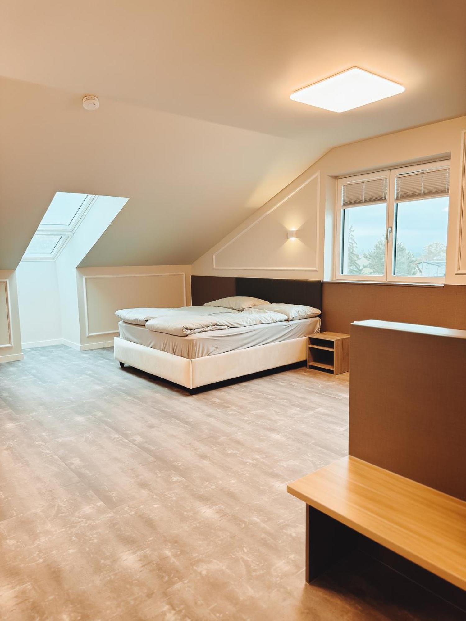 F Hotel 24H Check-In Hörsching Екстериор снимка
