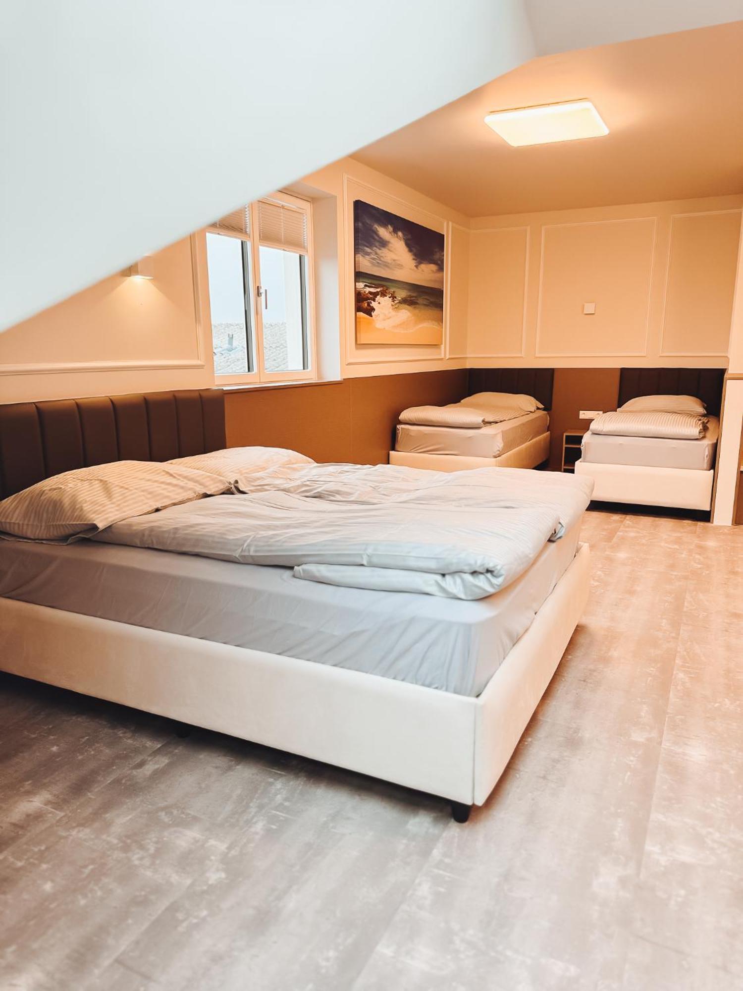 F Hotel 24H Check-In Hörsching Екстериор снимка