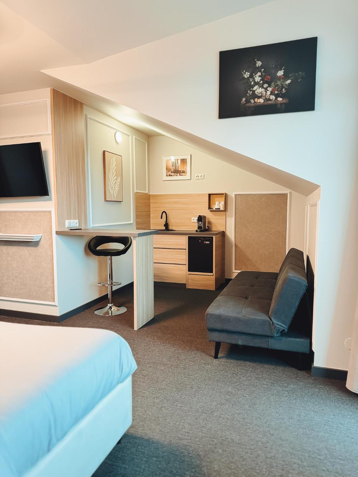 F Hotel 24H Check-In Hörsching Екстериор снимка