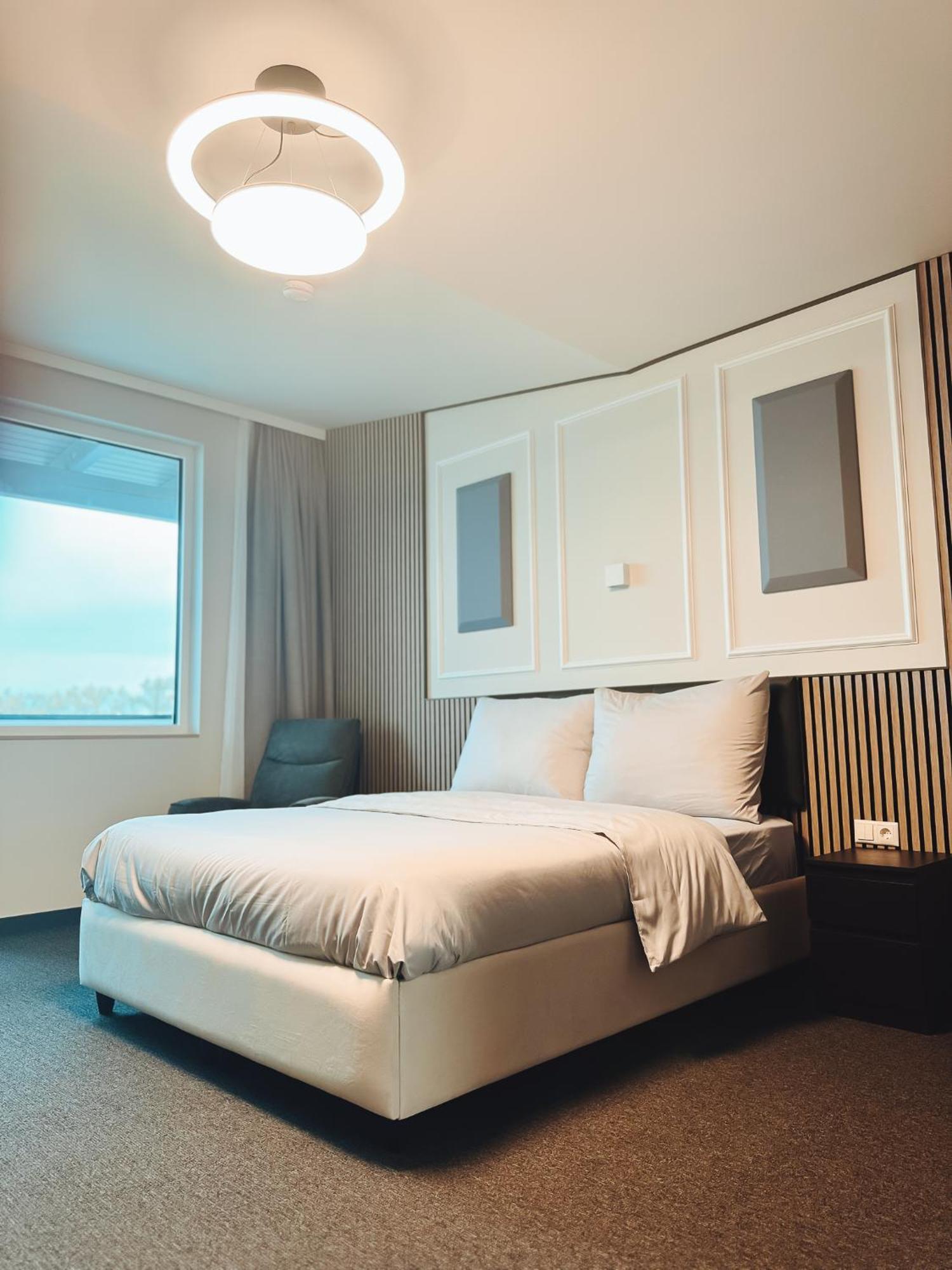 F Hotel 24H Check-In Hörsching Екстериор снимка