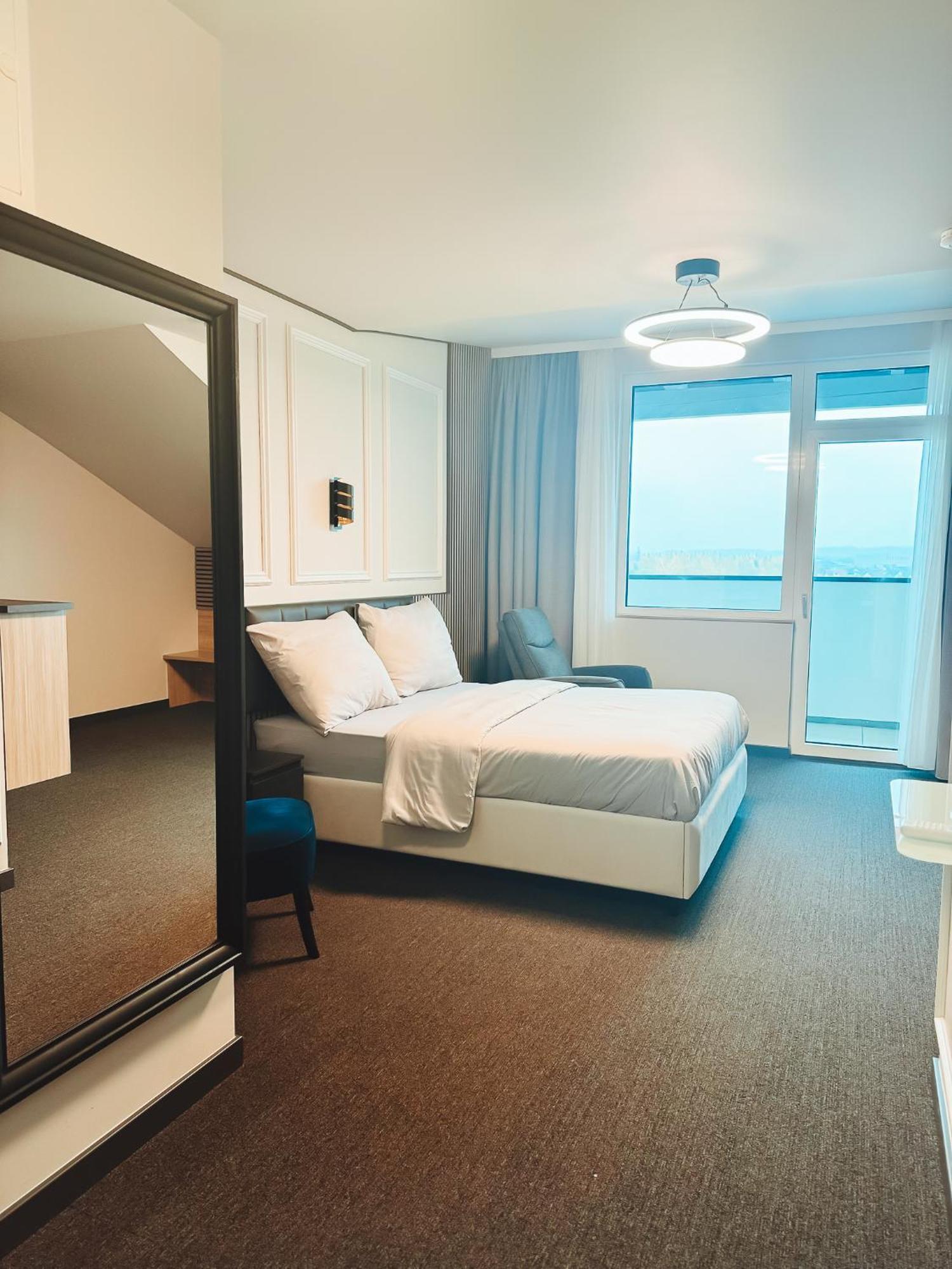F Hotel 24H Check-In Hörsching Екстериор снимка