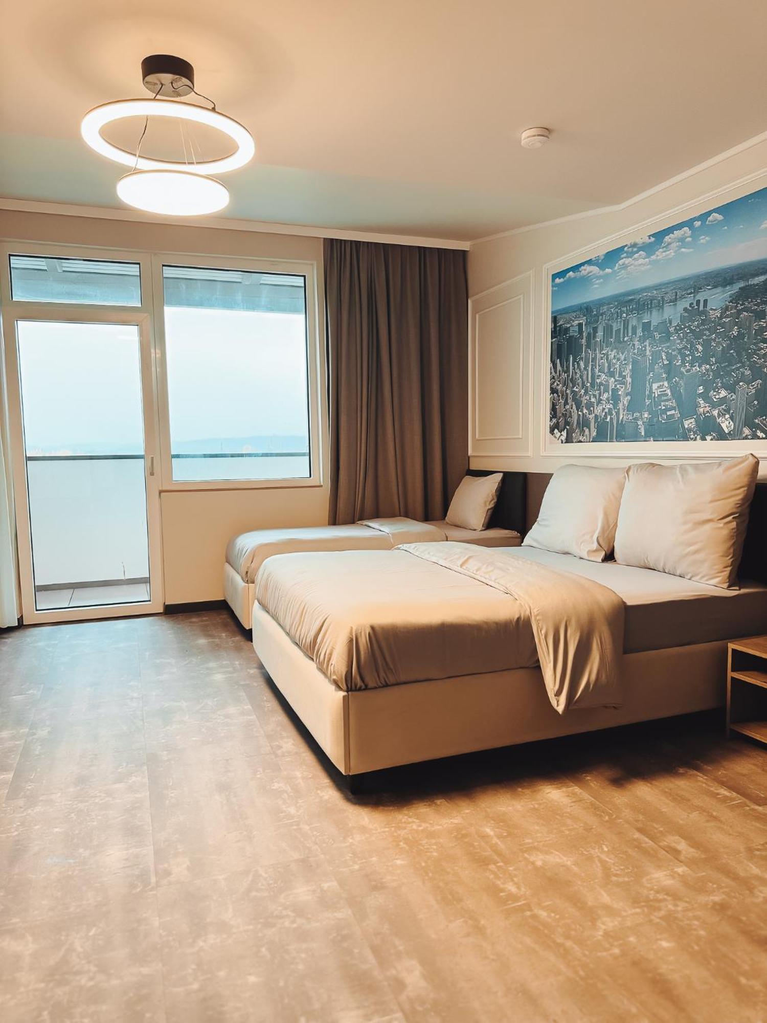 F Hotel 24H Check-In Hörsching Екстериор снимка