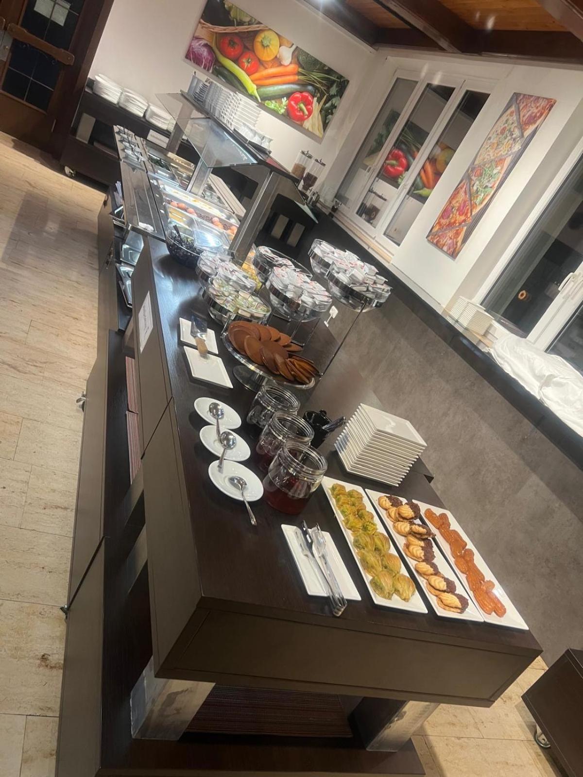 F Hotel 24H Check-In Hörsching Екстериор снимка
